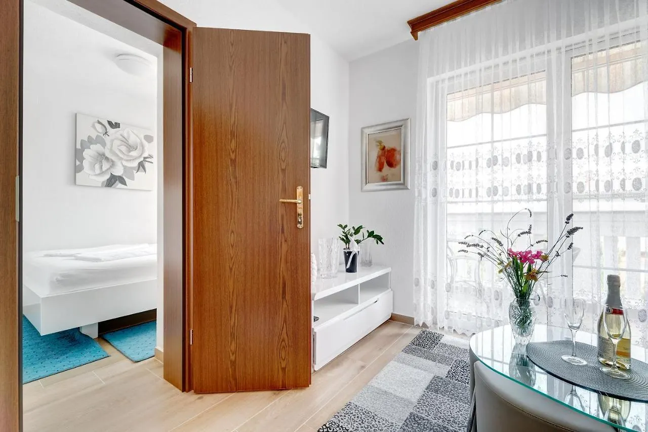 Senada Apartments Selce 0*,