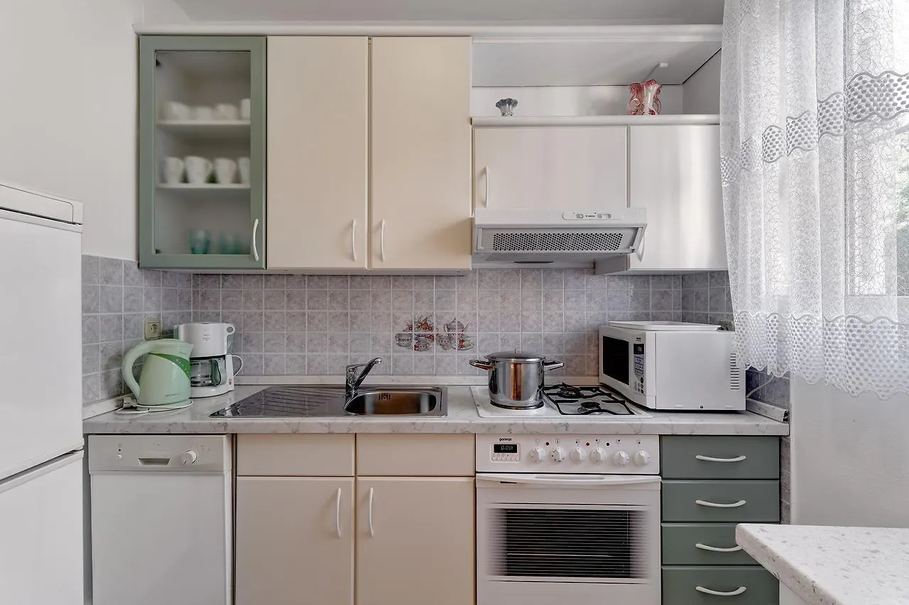 Senada Apartments Selce 0*,  Croácia